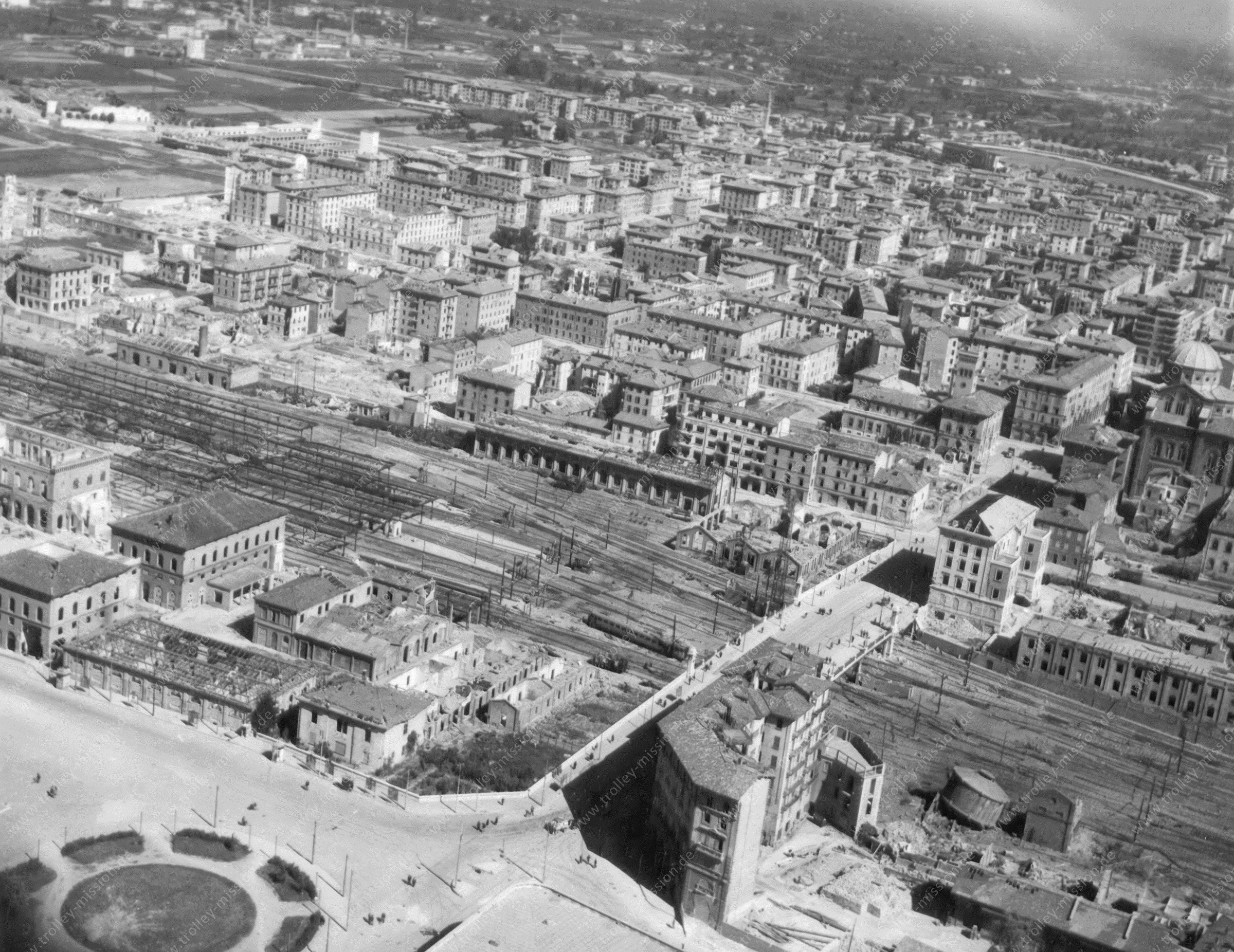 Hauptbahnhof Bologna Centrale 1945 (Italien)