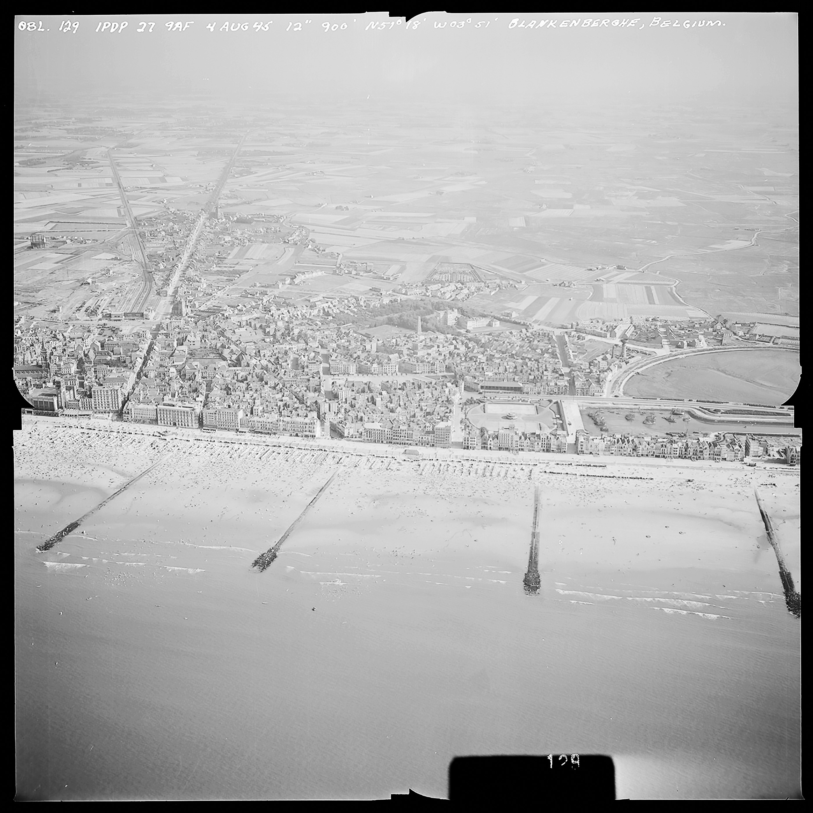 Le Mur de l'Atlantique - Seconde Guerre Mondiale - Pays-Bas Belgique France 1945 - photographies historiques - vues aériennes historiques
